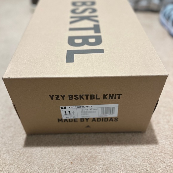 Adidas Yeezy Black Knit Men's Shoes - Picture 5 of 9